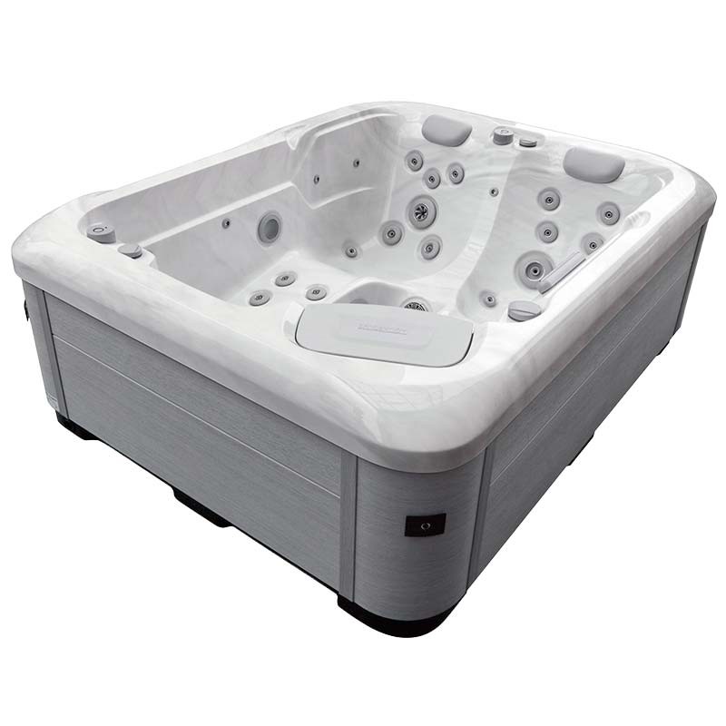Moderner Whirlpool mit weißen Düsen